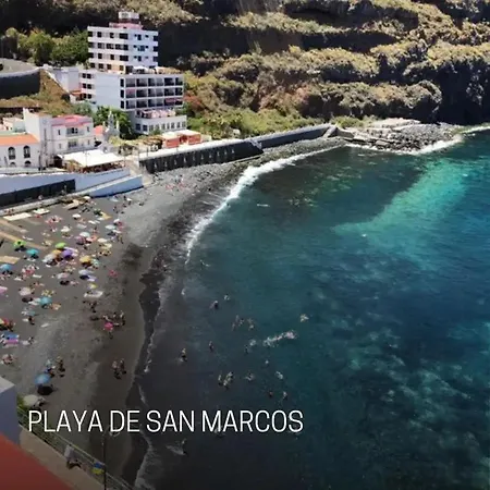 Stunning 2-bed House In Puerto de la Cruz (Tenerife)