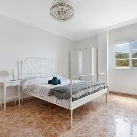 Stunning 2-bed House In Holiday home