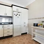 2-bed House Sleeps 4 With Free Parking