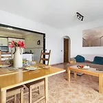 Tatil Evi 2-bed House Sleeps 4 With Free Parking *