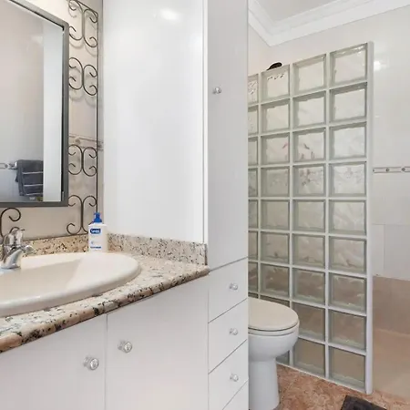 Stunning 2-bed House In Dom wakacyjny Puerto de la Cruz (Tenerife)