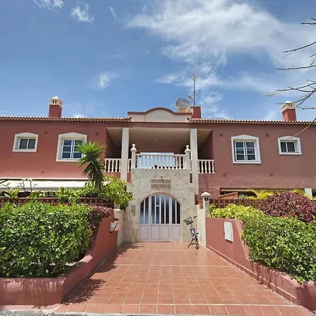 2-bed House Sleeps 4 With Free Parking Semesterbostad *