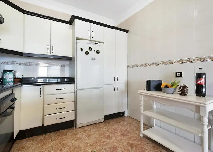 2-bed House Sleeps 4 With Free Parking