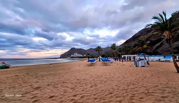 2-bed House Sleeps 4 With Free Parking * Puerto de la Cruz (Tenerife)