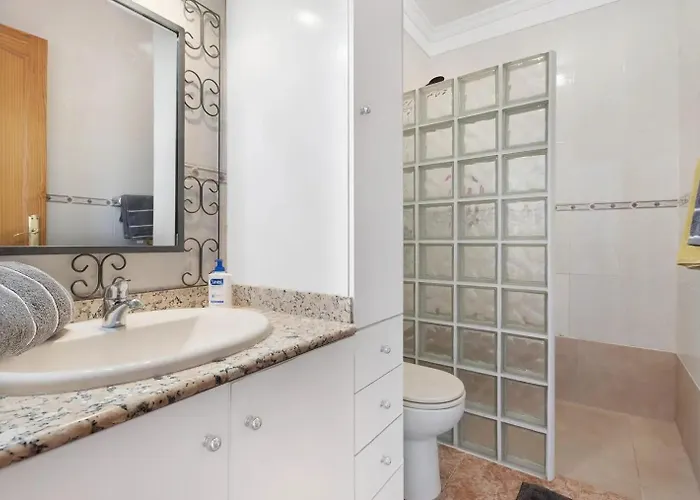 2-bed House Sleeps 4 With Free Parking Prázdninový dům Puerto de la Cruz (Tenerife)