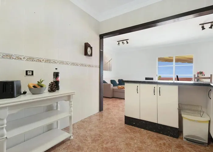 Semesterbostad 2-bed House Sleeps 4 With Free Parking