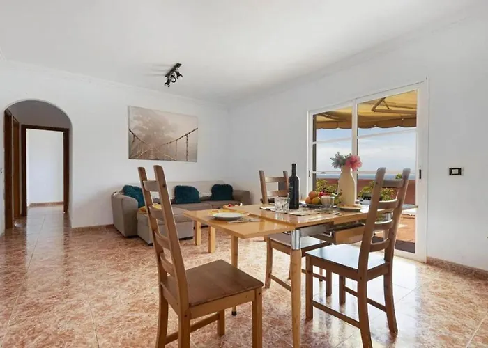 2-bed House Sleeps 4 With Free Parking Semesterbostad *