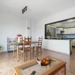 2-bed House Sleeps 4 With Free Parking Ferienhaus